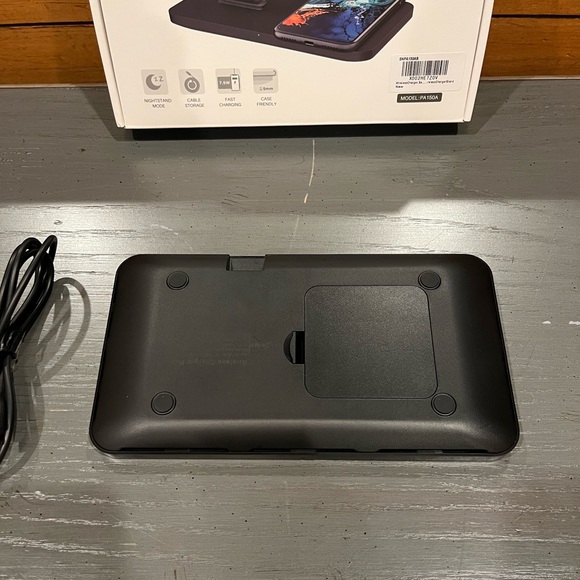 Wireless Charger, Seneo 2 in 1 Dual Wireless Charging Pad with iWatch Stand - Picture 9 of 15